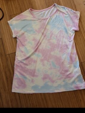 32 degrees cool tie dye short sleeve shirt youth xl 14/16 Pastel colors pink